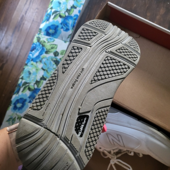 New balance sneakers - Picture 5 of 11